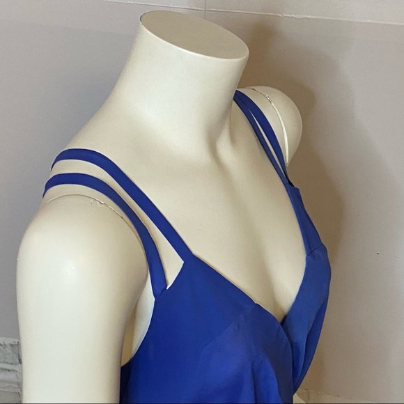 NWOT BCBGeneration V-Neck Mini Dress with Pockets - Picture 8 of 15